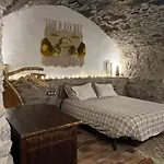 Casa De Piedra Siglo Xviii Badain