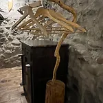 Casa De Piedra Siglo Xviii *