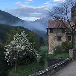Casa De Piedra Siglo Xviii *