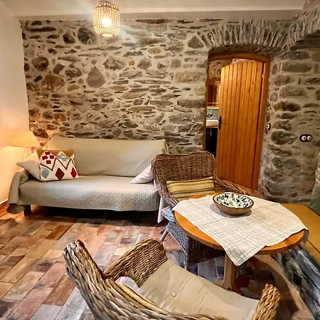 Casa De Piedra Siglo Xviii Badain