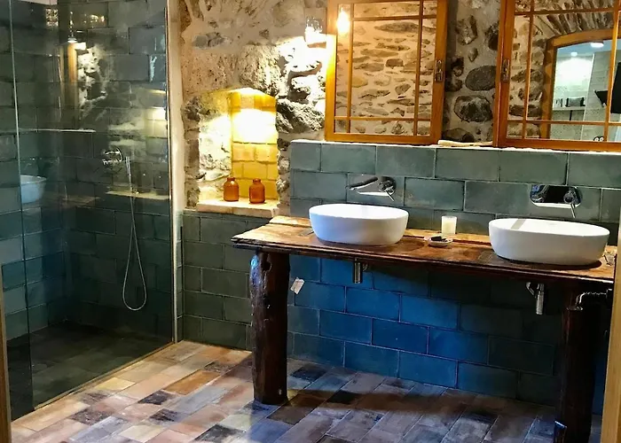 Casa De Piedra Siglo Xviii *