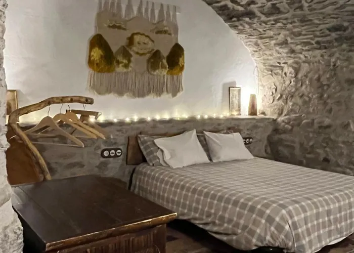 Casa De Piedra Siglo Xviii Badain