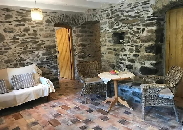 Apartment Casa De Piedra Siglo Xviii Badain